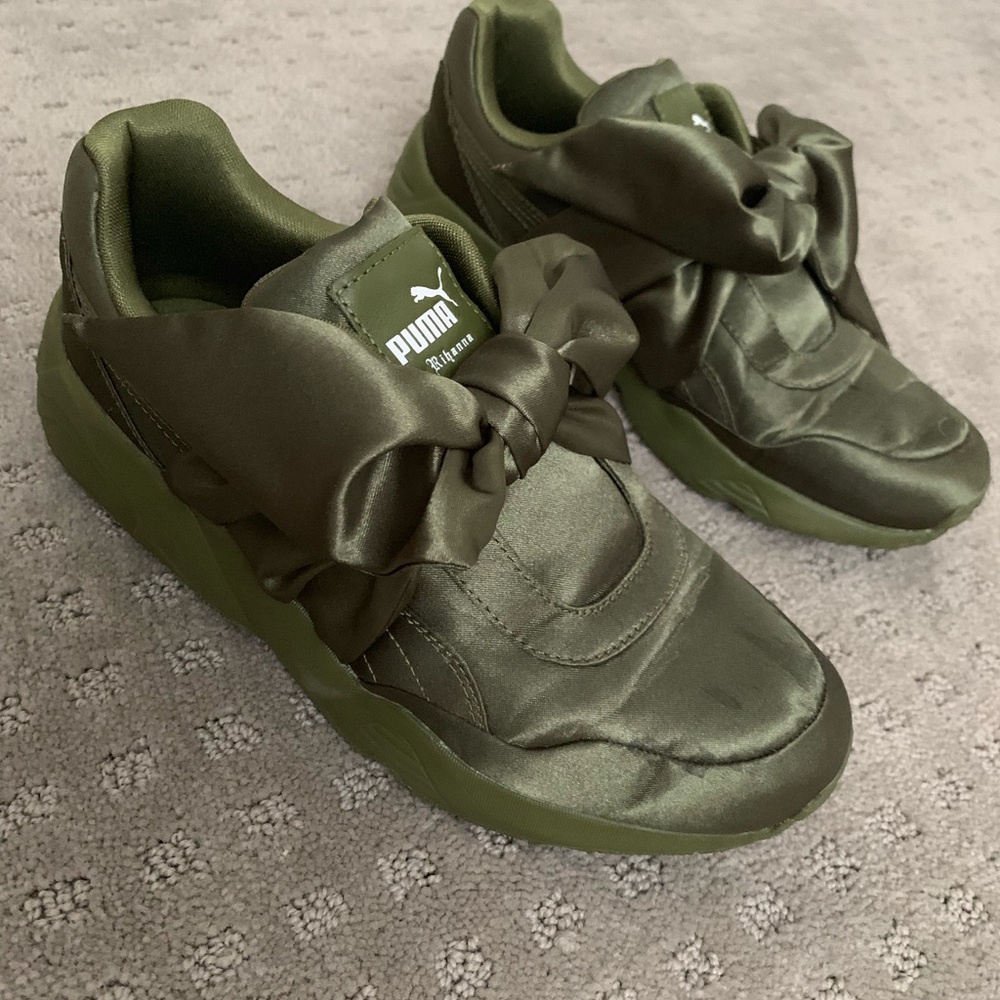 Fenty by Rihanna Bow Sneaker (green)